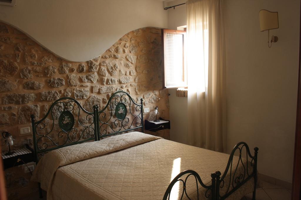 Bed And Breakfast Mblo Fondi Eksteriør billede